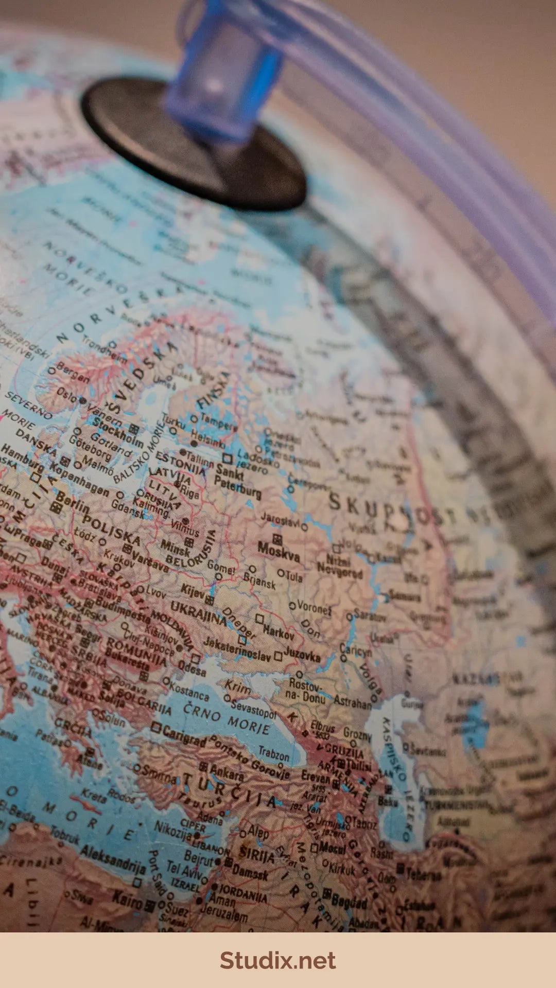 World Continents and Oceans E-book